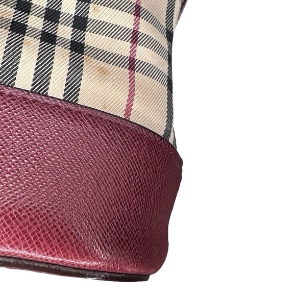 BURBERRY zip top nova check tote - leather handles and trim - pre loved vintage - Picture 7 of 12